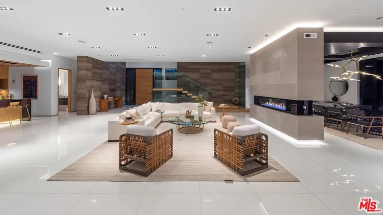 Imagem Casa de Condomínio com 6 Quartos à Venda, 933 m²em Alphaville Residencial Um - Barueri