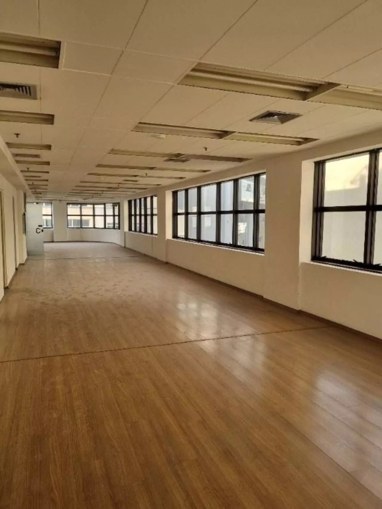 Imagem Sala Comercial à Venda ou Locação, 188 m² em Vila Buarque - São Paulo