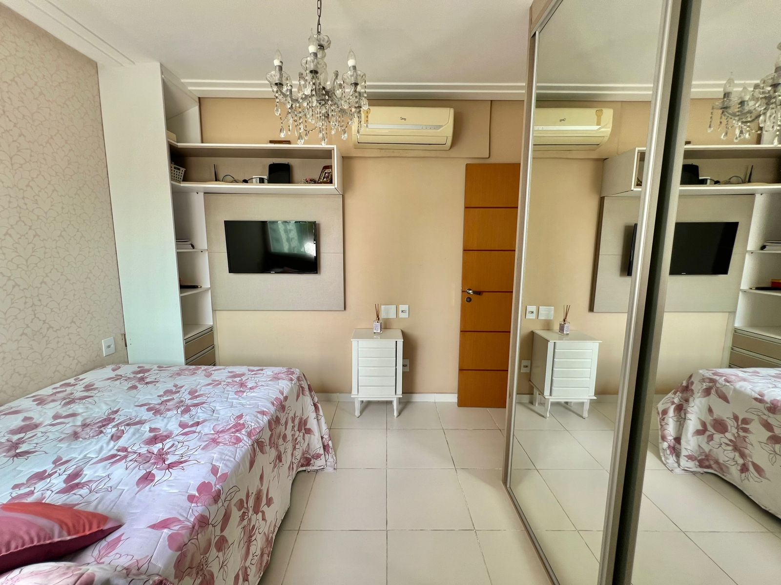 Imagem Apartamento com 3 Quartos à Venda, 174 m²em São Brás - Belém Imagem Apartamento com 3 Quartos à Venda, 174 m²em São Brás - Belém
