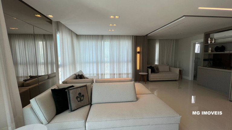 Imagem Apartamento com 3 Quartos à Venda,  em Centro - Balneário Camboriú