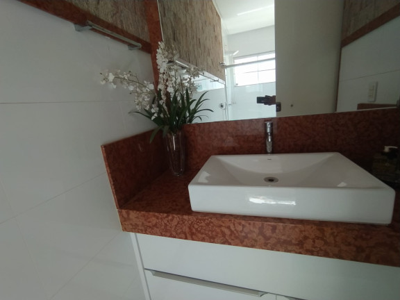Imagem Sobrado com 5 Quartos à Venda, 413 m² em Jardins Madri - Goiânia