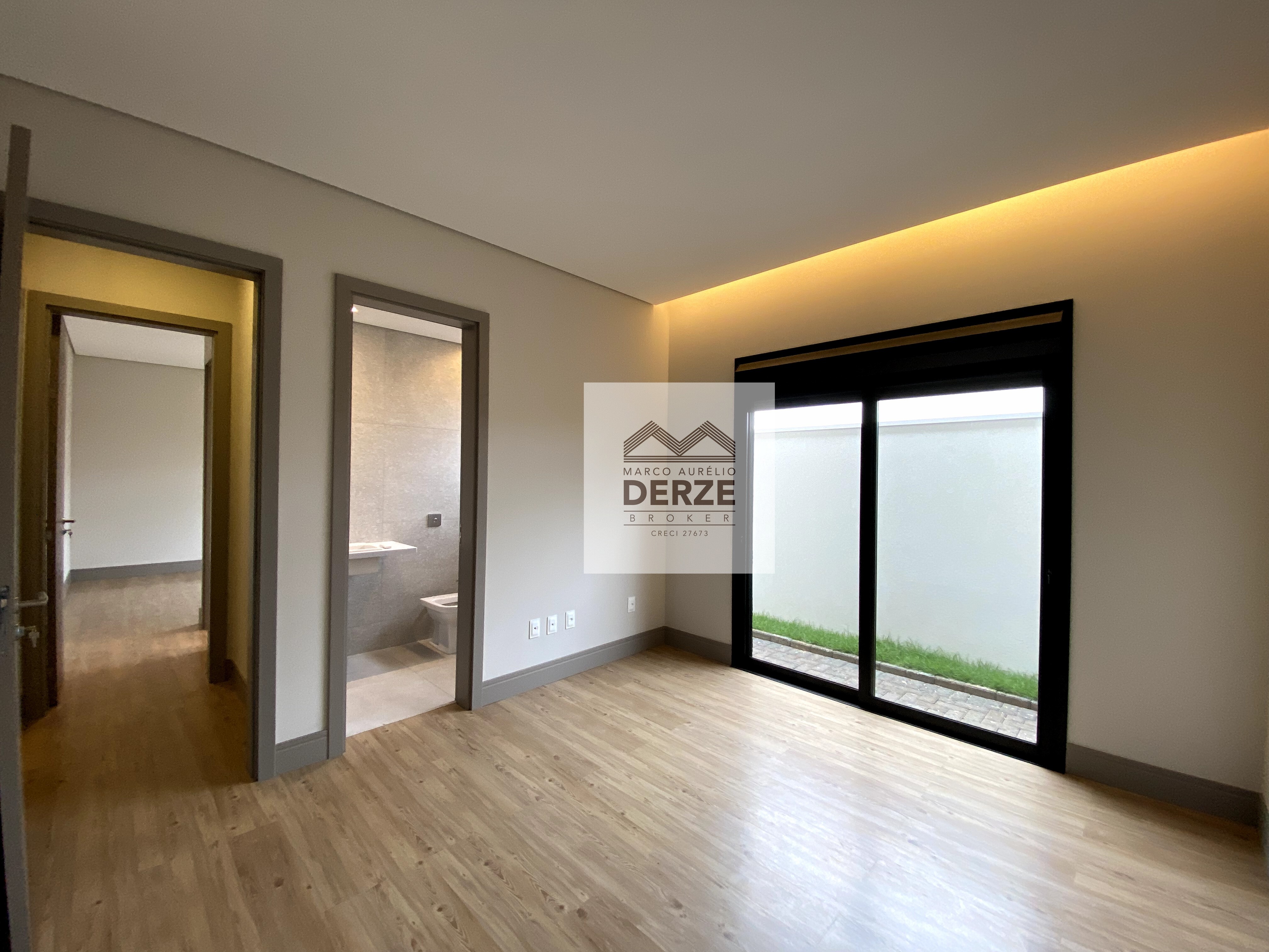 Imagem Casa com 3 Quartos à Venda, 240 m²em Jardim Inconfidência - Uberlândia