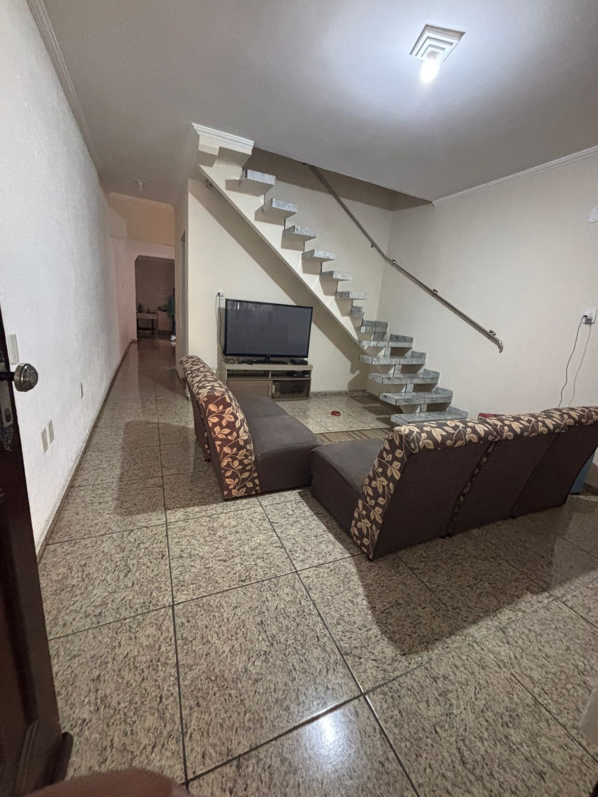 Imagem Casa com 3 Quartos à Venda, 300 m² em Jardim das Rosas (Zona Leste) - São Paulo Imagem Casa com 3 Quartos à Venda, 300 m² em Jardim das Rosas (Zona Leste) - São Paulo