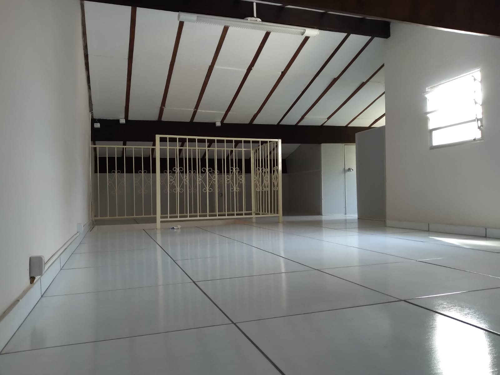 Imagem Casa com 2 Quartos à Venda, 160 m²em Vila São Paulo - Jundiaí