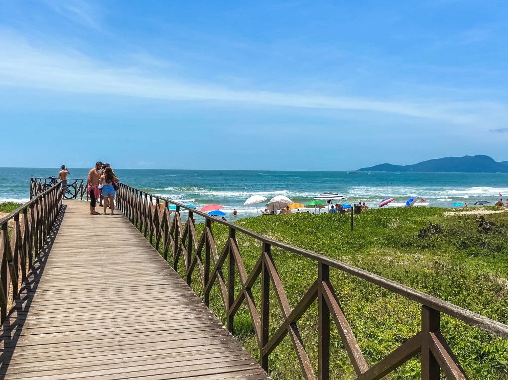 Imagem Casa com 3 Quartos à Venda ou Temporada, 202 m²em Praia dos Amores - Balneário Camboriú Imagem Casa com 3 Quartos à Venda ou Temporada, 202 m²em Praia dos Amores - Balneário Camboriú