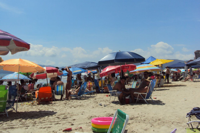 Imagem Apartamento com 2 Quartos para Temporada, 60 m²em Meia Praia - Itapema