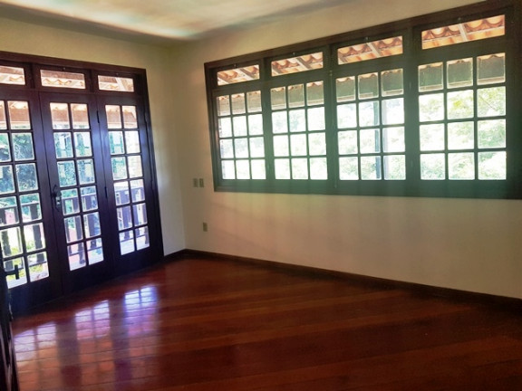 Imagem Casa com 4 Quartos à Venda ou Locação, 343 m² em Piratininga - Niterói