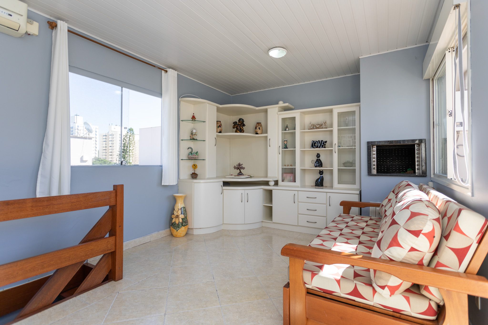 Imagem Cobertura com 2 Quartos à Venda, 80 m² em Vila Ipiranga - Porto Alegre Imagem Cobertura com 2 Quartos à Venda, 80 m² em Vila Ipiranga - Porto Alegre