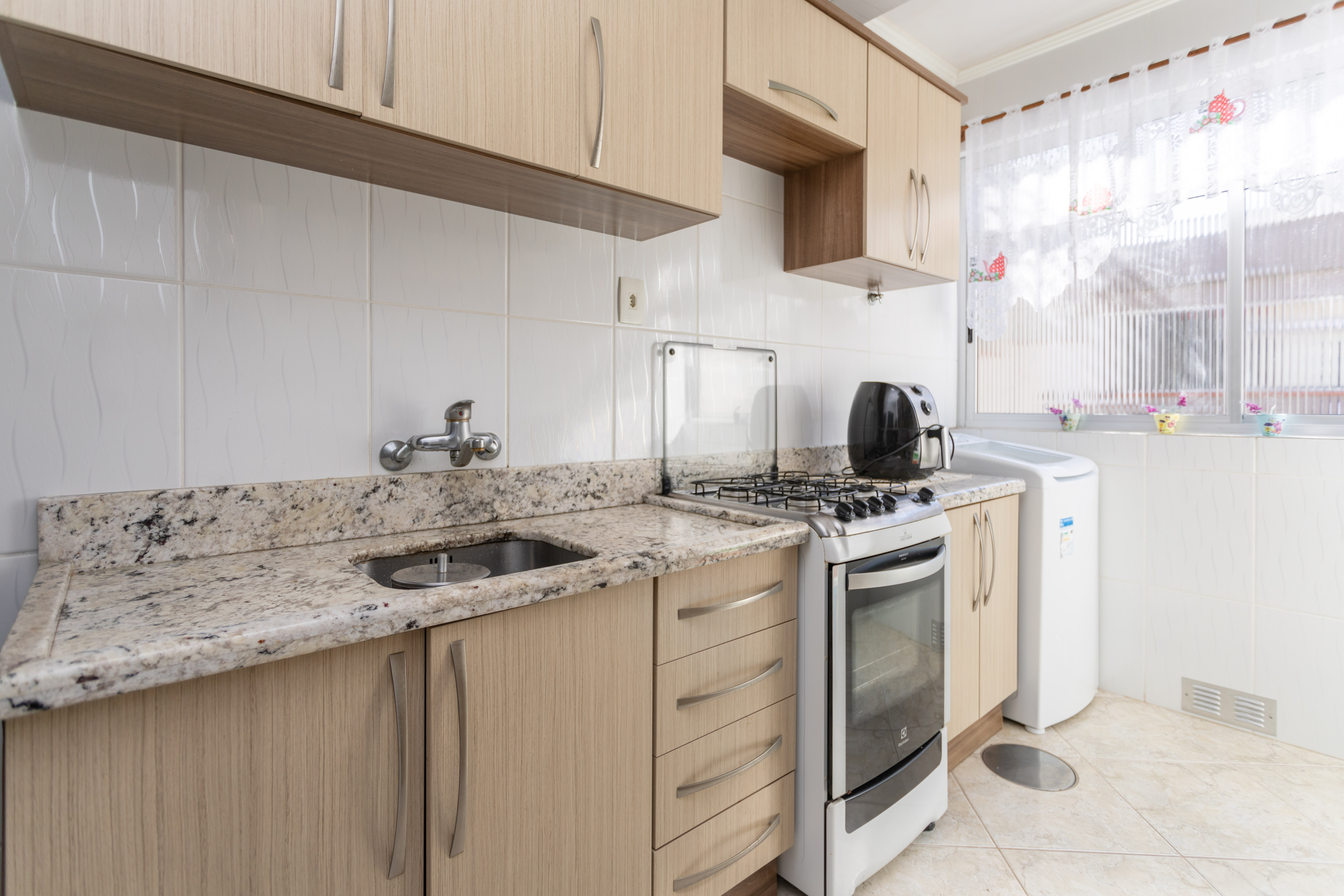 Imagem Cobertura com 2 Quartos à Venda, 80 m² em Vila Ipiranga - Porto Alegre Imagem Cobertura com 2 Quartos à Venda, 80 m² em Vila Ipiranga - Porto Alegre