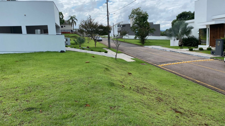 Imagem Terreno à Venda, 1.051 m² em Primeira Linha Pontilhão - Criciúma Imagem Terreno à Venda, 1.051 m² em Primeira Linha Pontilhão - Criciúma