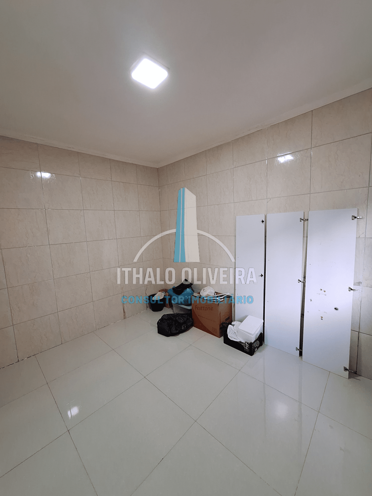 Imagem Casa com 3 Quartos à Venda, 360 m²em Santo Hilário - Goiânia Imagem Casa com 3 Quartos à Venda, 360 m²em Santo Hilário - Goiânia