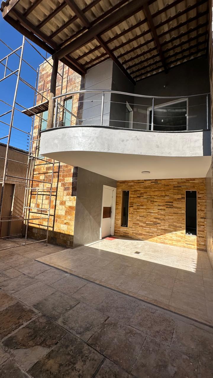 Imagem Casa com 3 Quartos à Venda, 220 m² em Engenheiro Luciano Cavalcante - Fortaleza