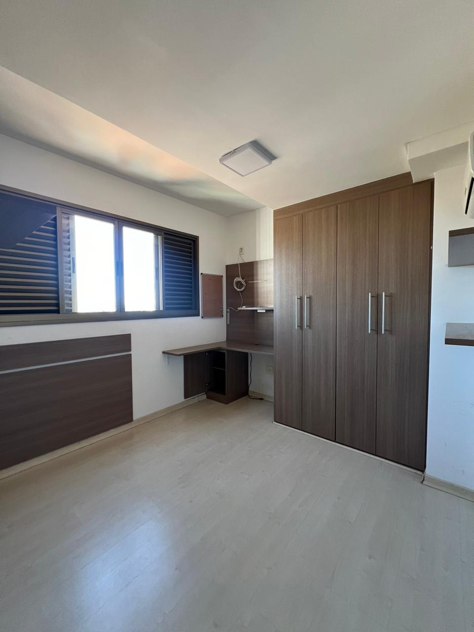Apartamento com 3 Quartos para Alugar, 130 m²em Centro - Taubaté
