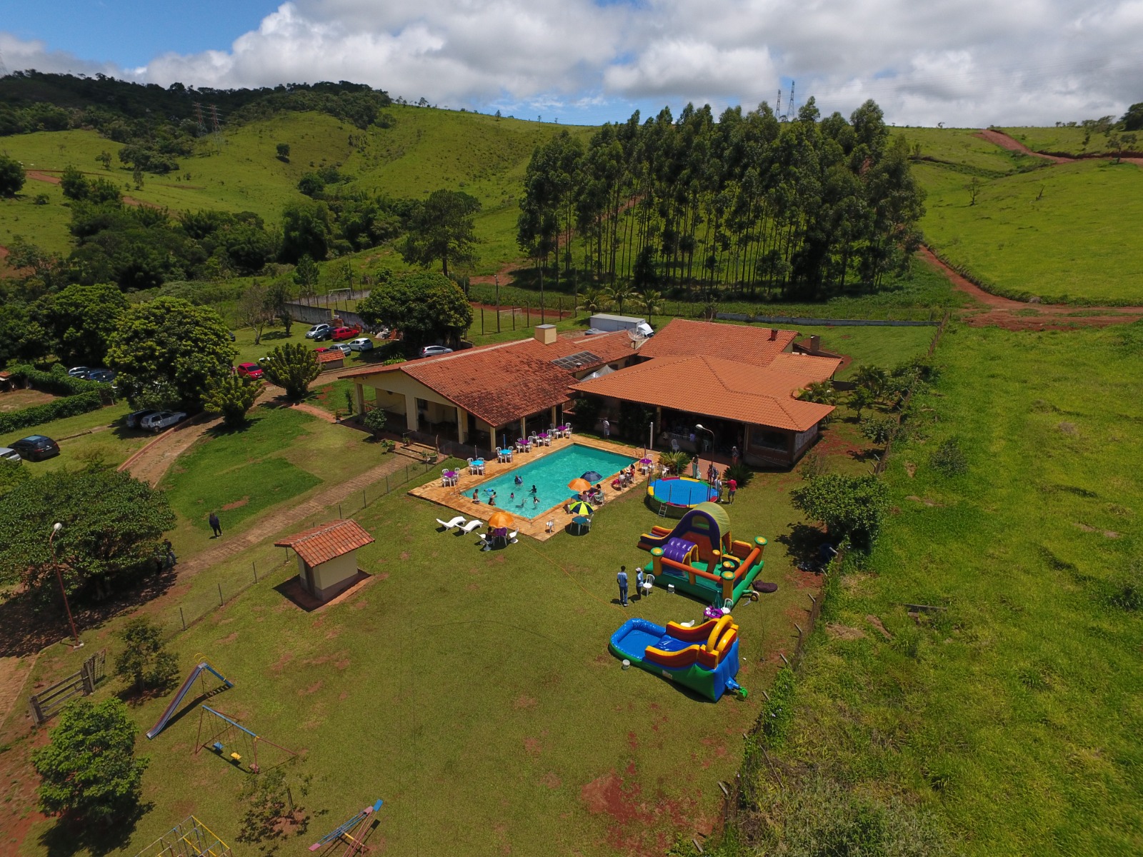 Imagem Chácara com 5 Quartos à Venda, Locação ou Temporada, 950 m² em Tanque - Atibaia Imagem Chácara com 5 Quartos à Venda, Locação ou Temporada, 950 m² em Tanque - Atibaia