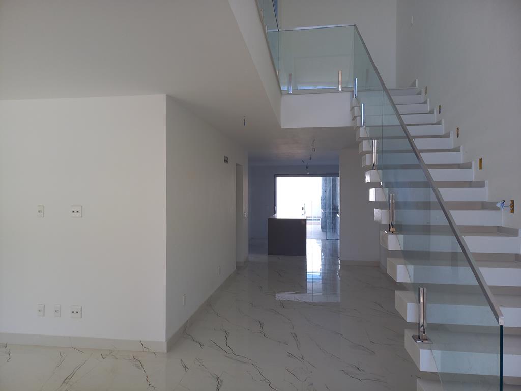 Imagem Casa com 4 Quartos à Venda, 214 m²em Itaipu - Niterói