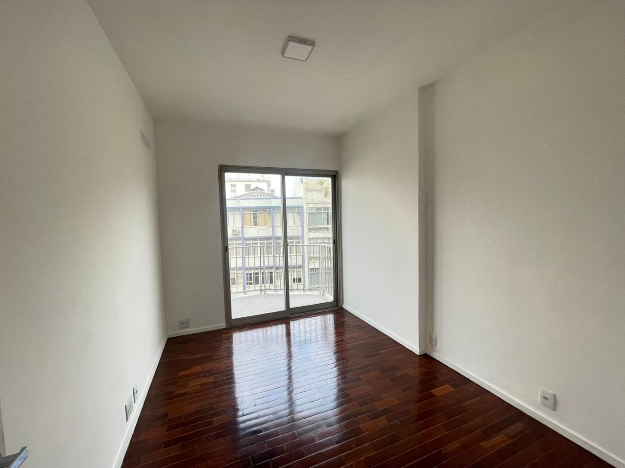 Imagem Apartamento com 3 Quartos à Venda, 100 m²em Copacabana - Rio de Janeiro