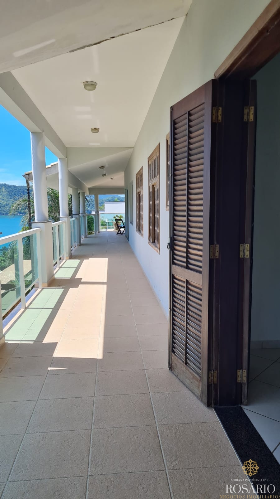 Imagem Casa de Condomínio com 9 Quartos à Venda, 212 m²em Enseada - Ubatuba