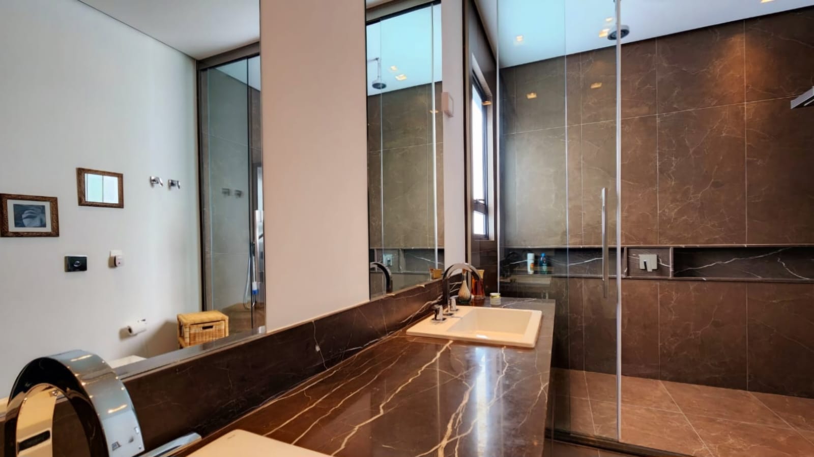 Imagem Casa com 4 Quartos à Venda, 370 m²em Ponta da Praia - Santos Imagem Casa com 4 Quartos à Venda, 370 m²em Ponta da Praia - Santos