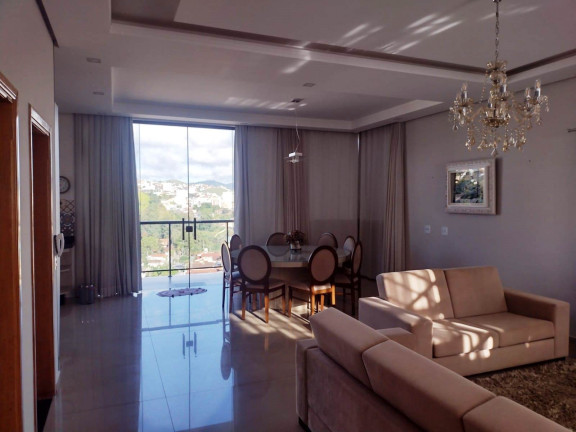 Imagem Casa com 5 Quartos à Venda, 350 m² em Centro - Poços de Caldas Imagem Casa com 5 Quartos à Venda, 350 m² em Centro - Poços de Caldas