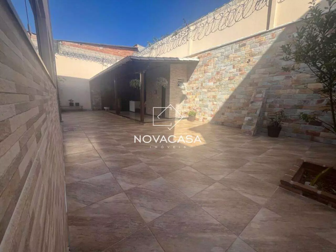 Imagem Casa com 4 Quartos à Venda, 380 m² em Santa Mônica - Belo Horizonte