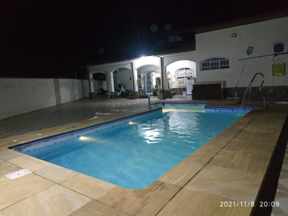 Imagem Casa com 3 Quartos à Venda, 330 m² em Centro - Tremembé