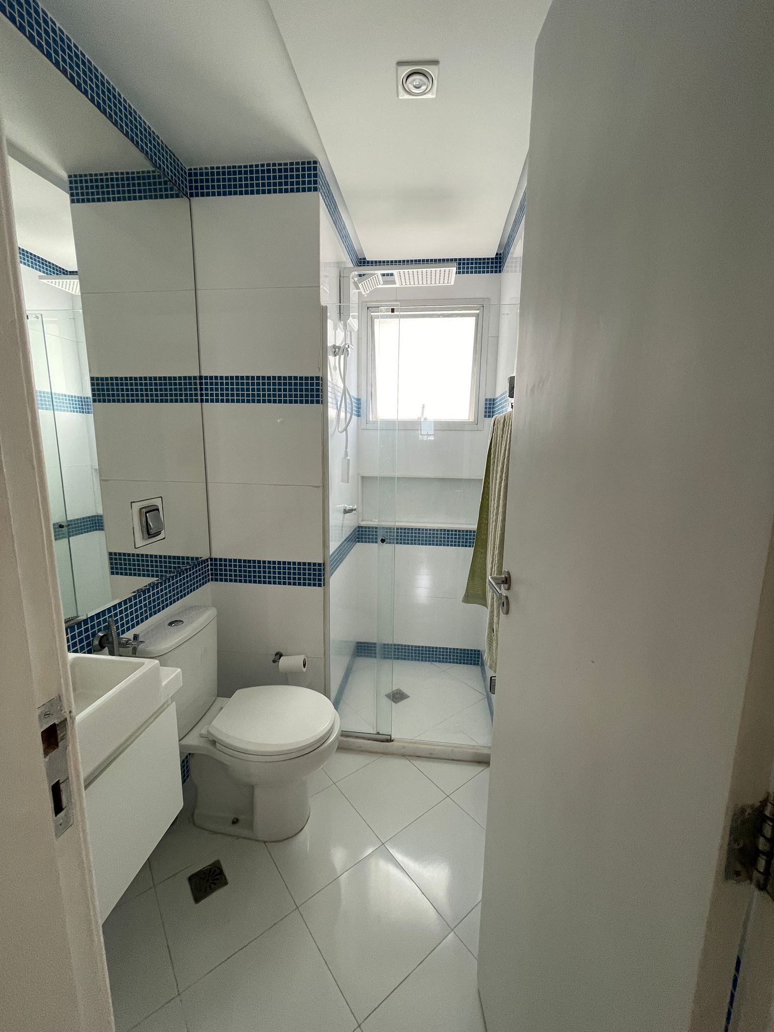 Imagem Apartamento com 4 Quartos à Venda, 122 m²em Imbuí - Salvador Imagem Apartamento com 4 Quartos à Venda, 122 m²em Imbuí - Salvador