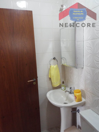 Imagem Casa com 4 Quartos à Venda, 315 m² em Centro - Pelotas