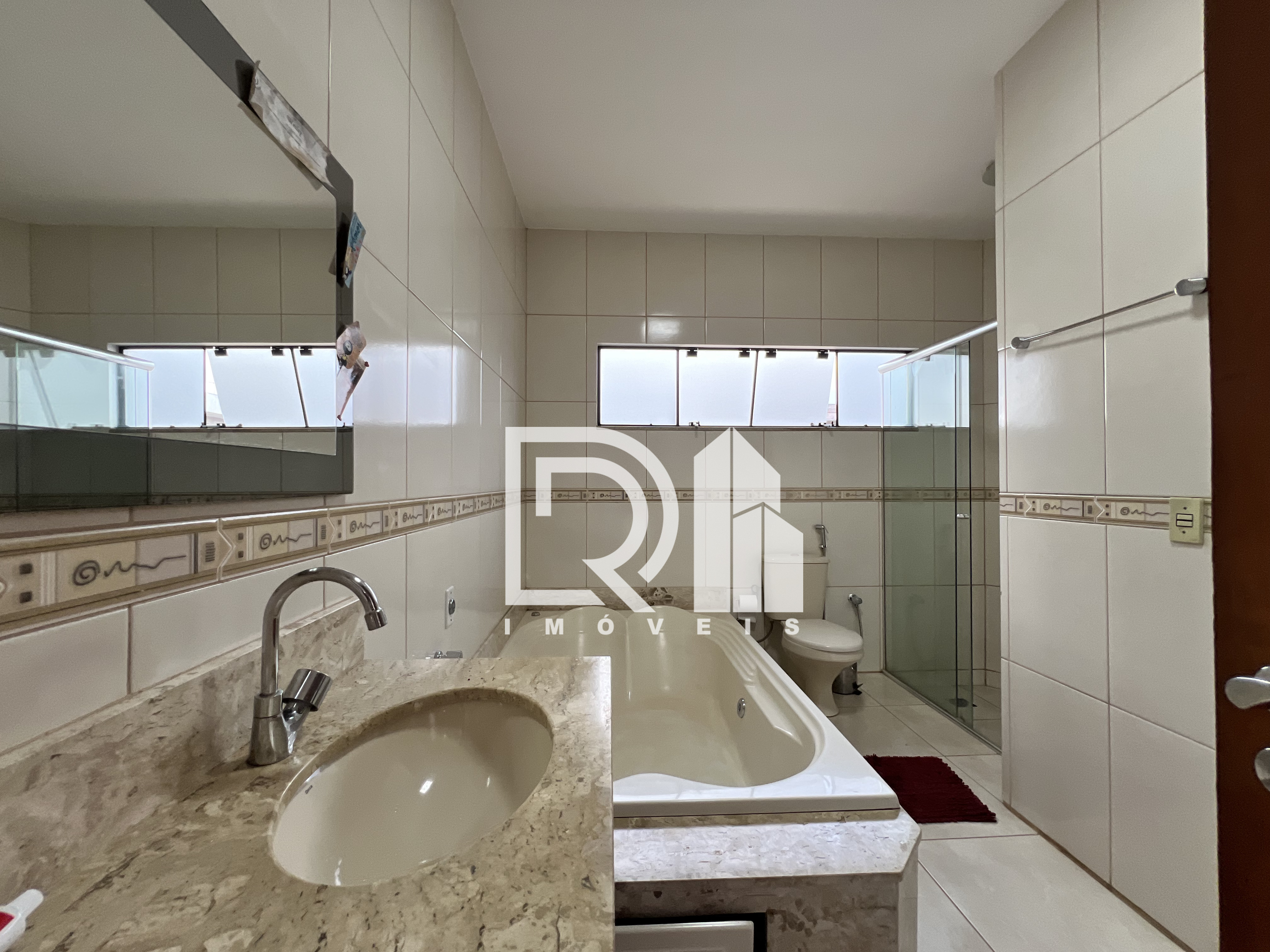 Imagem Casa com 4 Quartos à Venda, 400 m² em Setor Habitacional Vicente Pires - Brasília