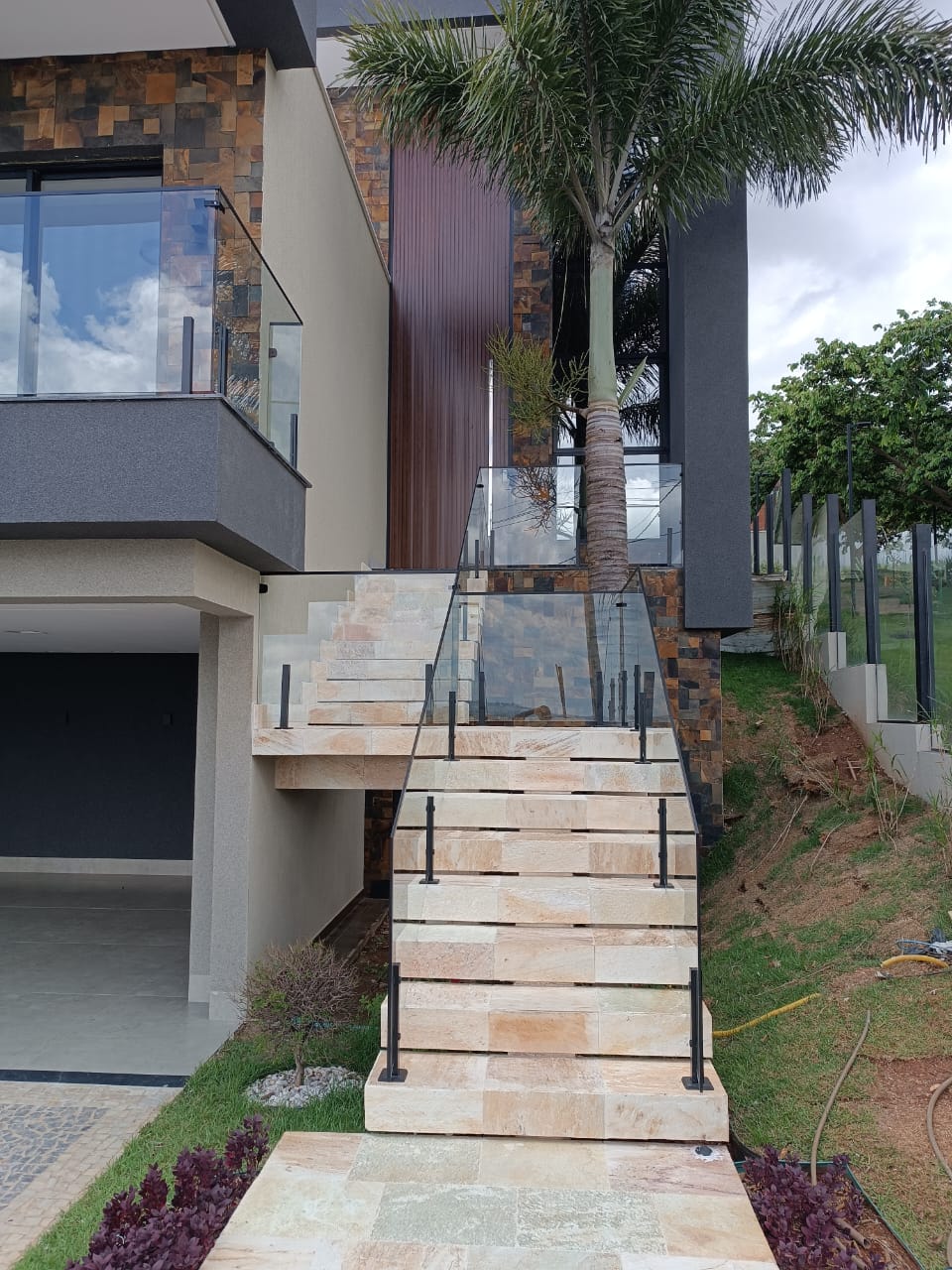 Imagem Sobrado com 4 Quartos à Venda, 263 m²em Jardins Nápoles - Senador Canedo