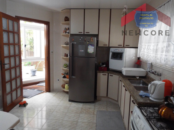 Imagem Casa com 4 Quartos à Venda, 315 m² em Centro - Pelotas