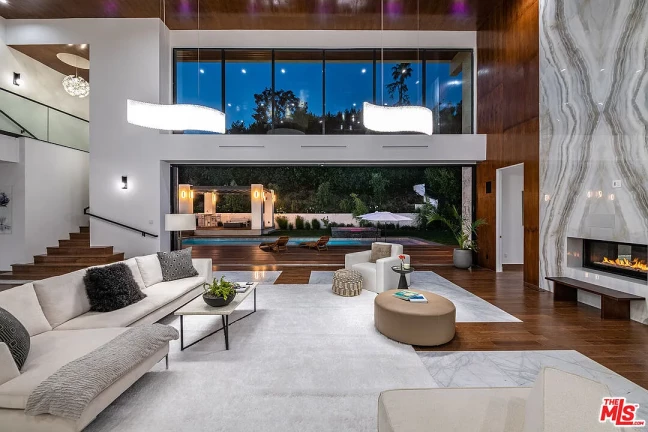 Imagem Casa de Condomínio com 5 Quartos à Venda, 796 m²em Alphaville Residencial Um - Barueri