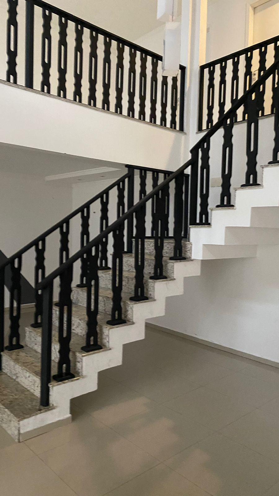 Imagem Sobrado com 3 Quartos à Venda, 360 m²em Santa Regina - Camboriú