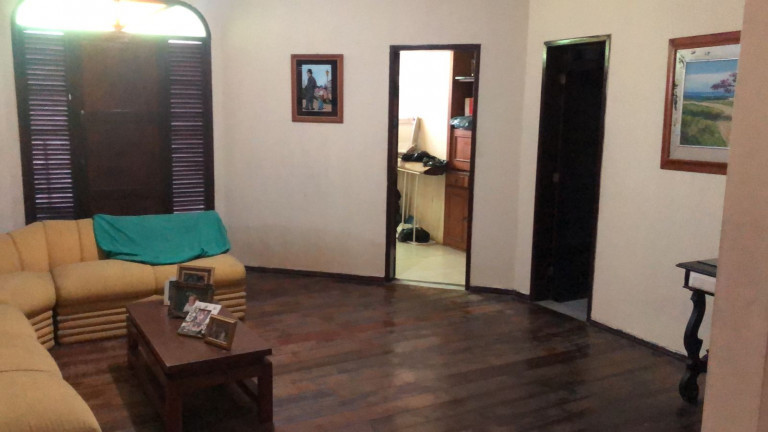 Imagem Casa com 3 Quartos à Venda, 584 m² em Varjota - Fortaleza