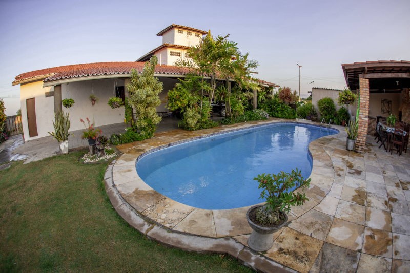 Imagem Casa com 6 Quartos à Venda, 412 m² em Pacheco - Caucaia