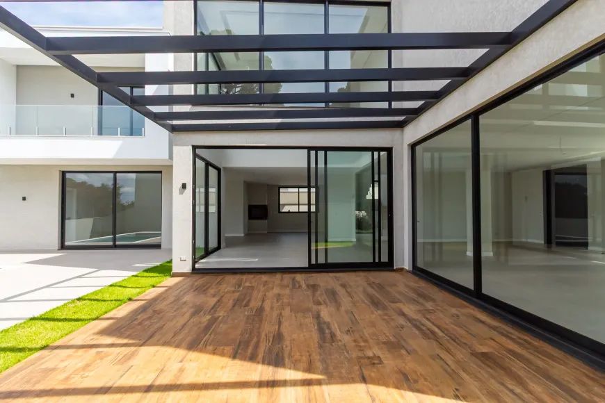 Imagem Casa de Condomínio com 4 Quartos à Venda, 500 m² em Orleans - Curitiba Imagem Casa de Condomínio com 4 Quartos à Venda, 500 m² em Orleans - Curitiba