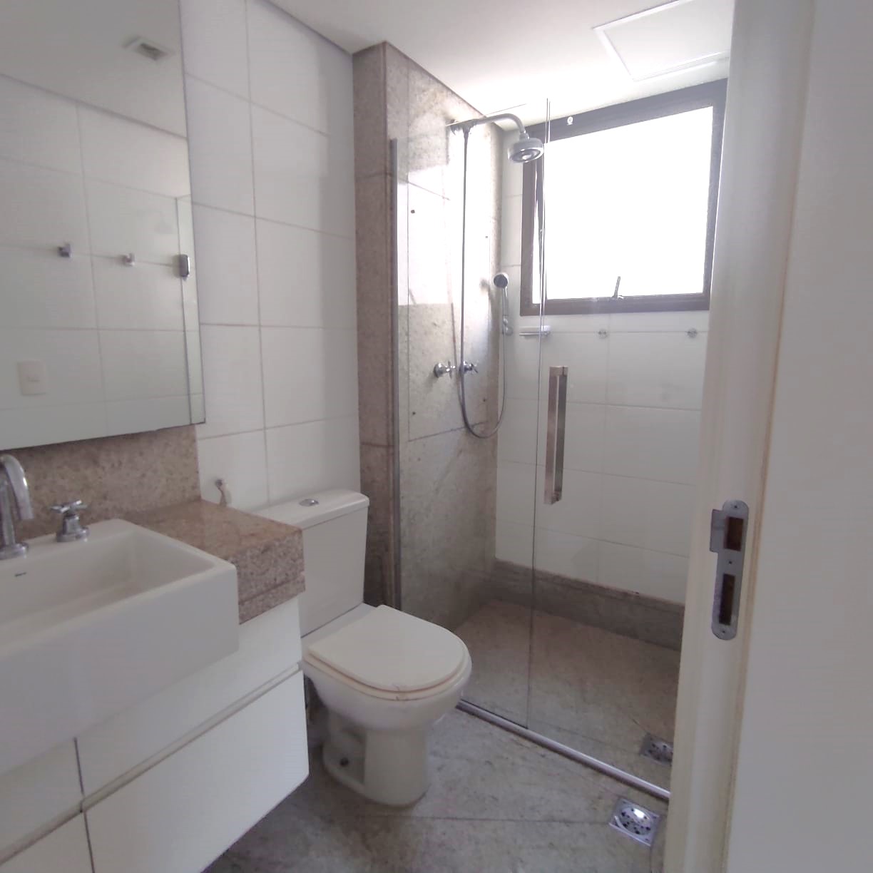 Imagem Apartamento com 4 Quartos à Venda, 138 m²em Lourdes - Belo Horizonte Imagem Apartamento com 4 Quartos à Venda, 138 m²em Lourdes - Belo Horizonte