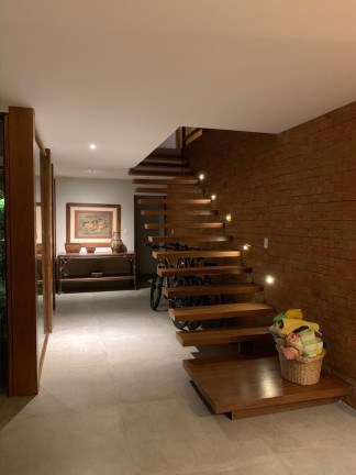 Imagem Casa com 5 Quartos à Venda, 320 m² em Praia do Forte - Mata de São João Imagem Casa com 5 Quartos à Venda, 320 m² em Praia do Forte - Mata de São João
