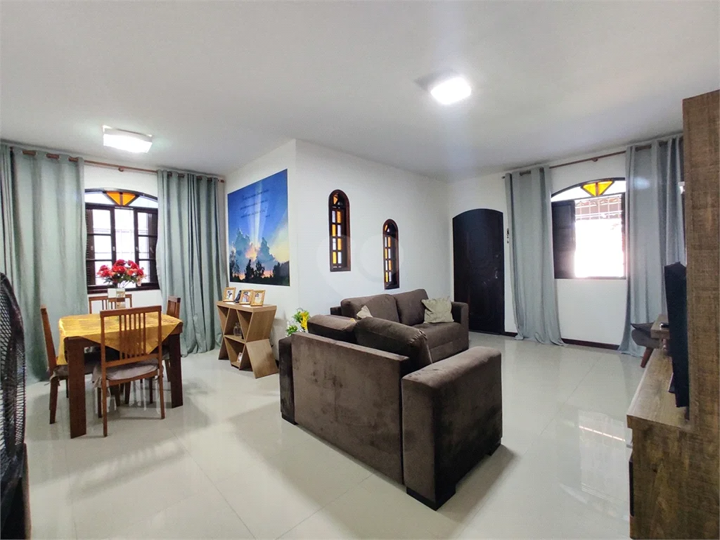 Imagem Casa com 3 Quartos à Venda, 200 m²em Piratininga - Niterói
