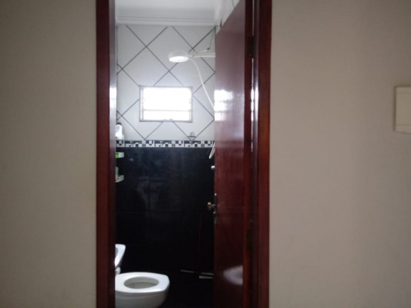 Imagem Casa com 3 Quartos à Venda, 210 m² em Parque Flamboyant - Goiânia Imagem Casa com 3 Quartos à Venda, 210 m² em Parque Flamboyant - Goiânia