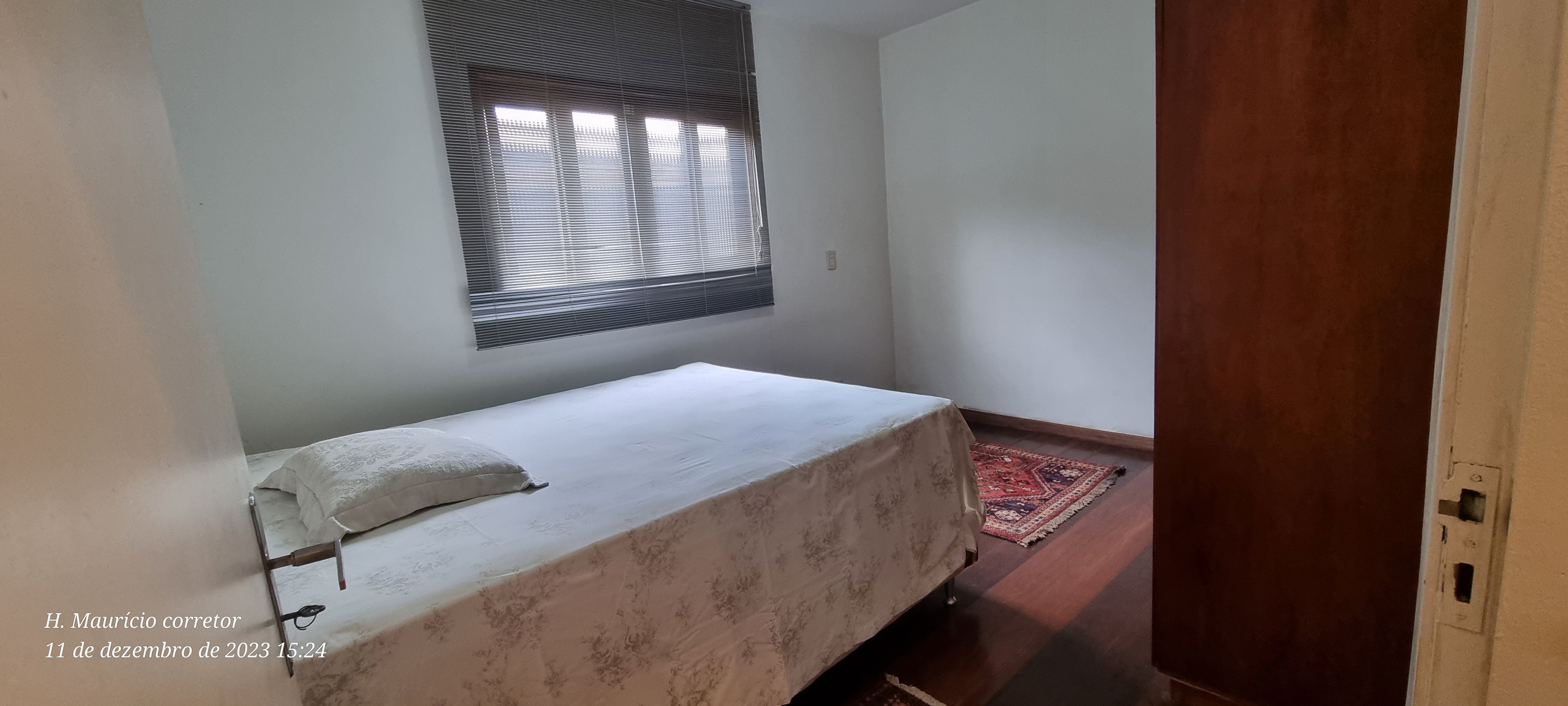 Imagem Casa com 4 Quartos à Venda, 240 m²em Setor Jaó - Goiânia