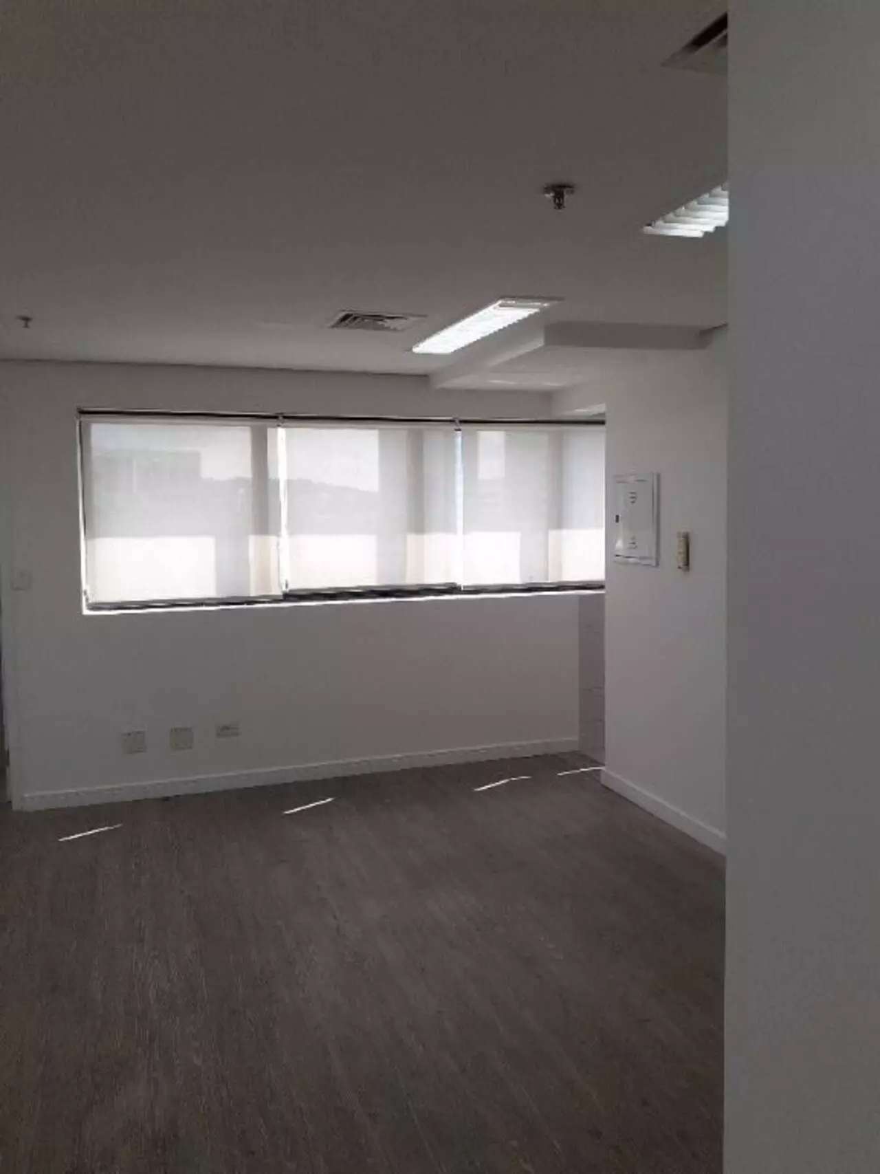 Imagem Sala Comercial à Venda ou Locação, 90 m²em Vila Olímpia - São Paulo Imagem Sala Comercial à Venda ou Locação, 90 m²em Vila Olímpia - São Paulo