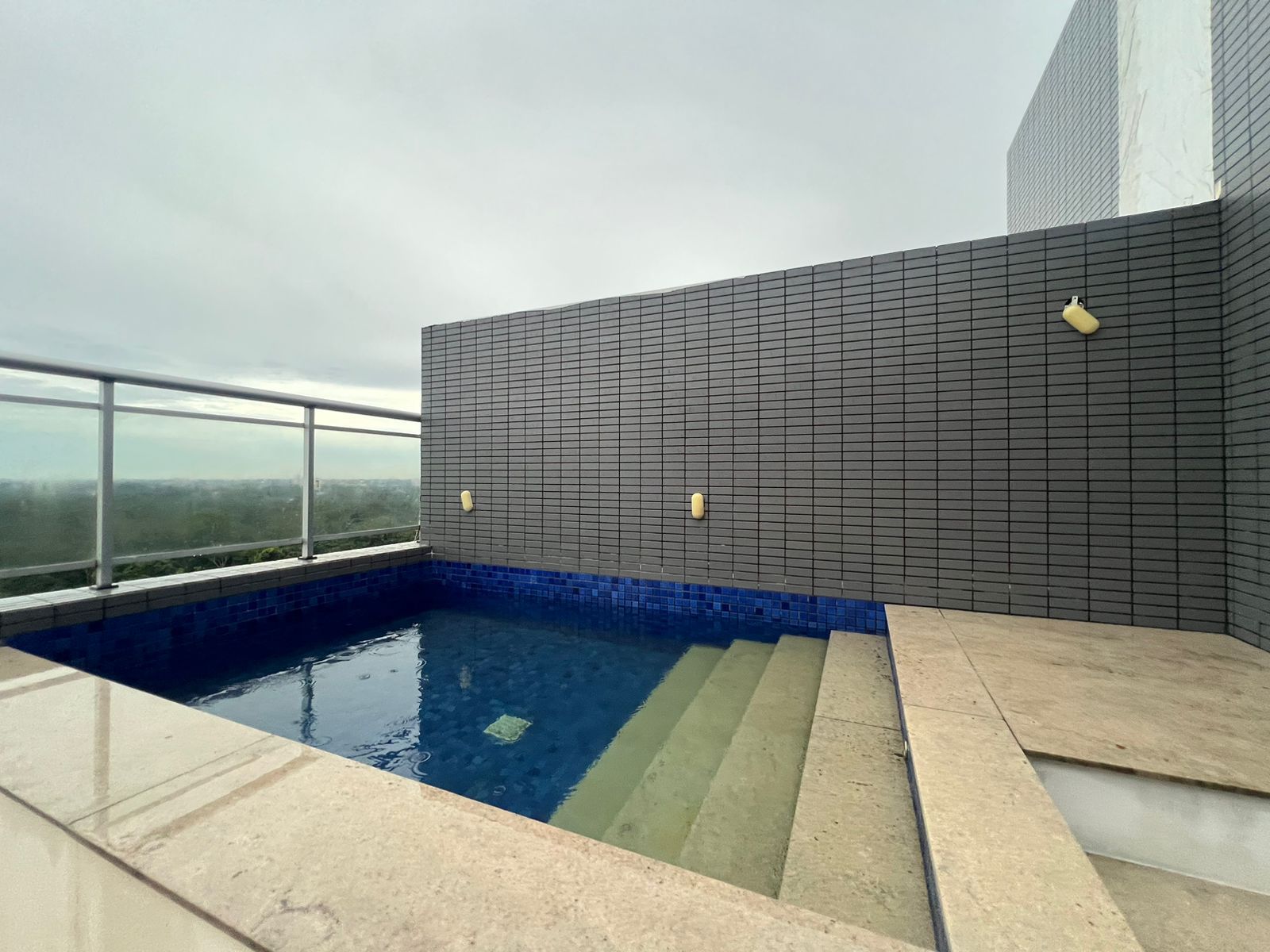 Imagem Cobertura com 3 Quartos à Venda ou Locação, 133 m²em Val-de-Cães - Belém