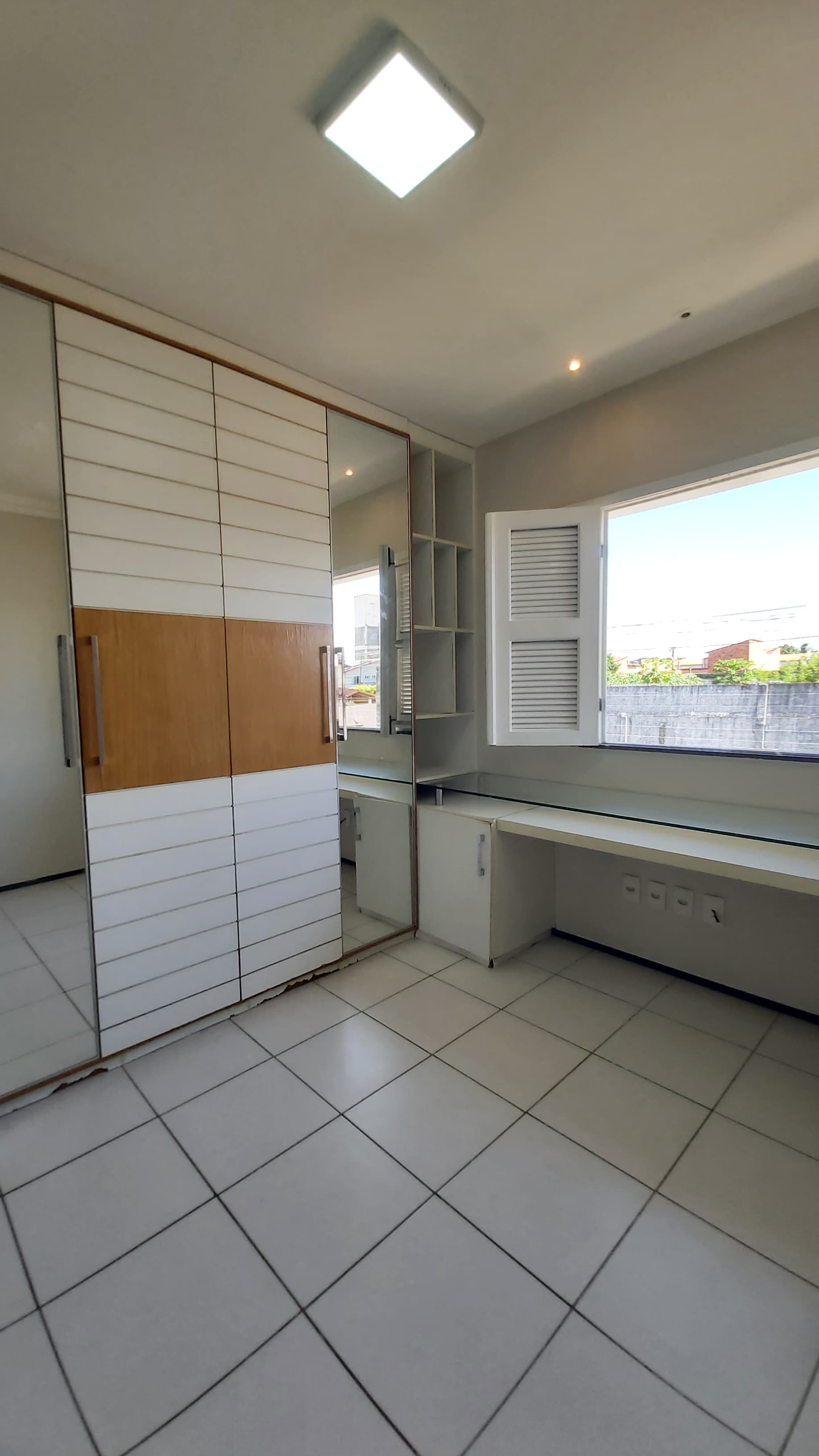 Imagem Casa de Condomínio com 3 Quartos à Venda, 131 m² em Engenheiro Luciano Cavalcante - Fortaleza Imagem Casa de Condomínio com 3 Quartos à Venda, 131 m² em Engenheiro Luciano Cavalcante - Fortaleza