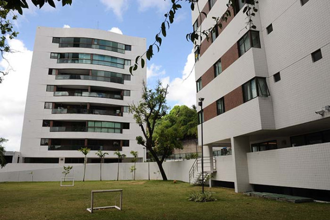 Imagem Apartamento com 4 Quartos à Venda, 140 m² em APIPUCOS  - RECIFE 