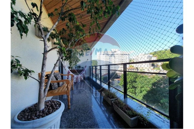 Imagem Apartamento com 3 Quartos à Venda, 215 m² em Santa Rosa - Niterói
