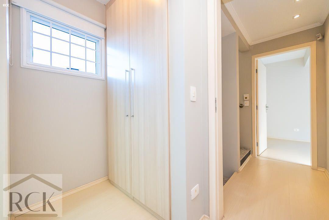 Imagem Sobrado com 3 Quartos à Venda, 162 m²em Uberaba - Curitiba Imagem Sobrado com 3 Quartos à Venda, 162 m²em Uberaba - Curitiba