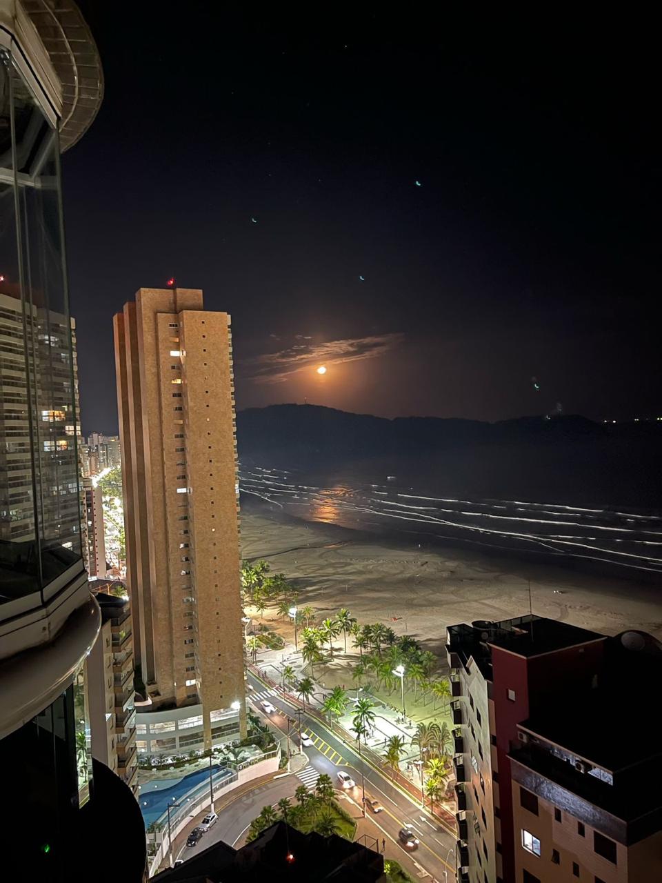 Imagem Apartamento com 4 Quartos à Venda, 232 m² em Guilhermina - Praia Grande