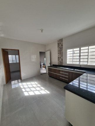 Casa com 3 Quartos à Venda,  em Residencial Santa Fé I - Goiânia