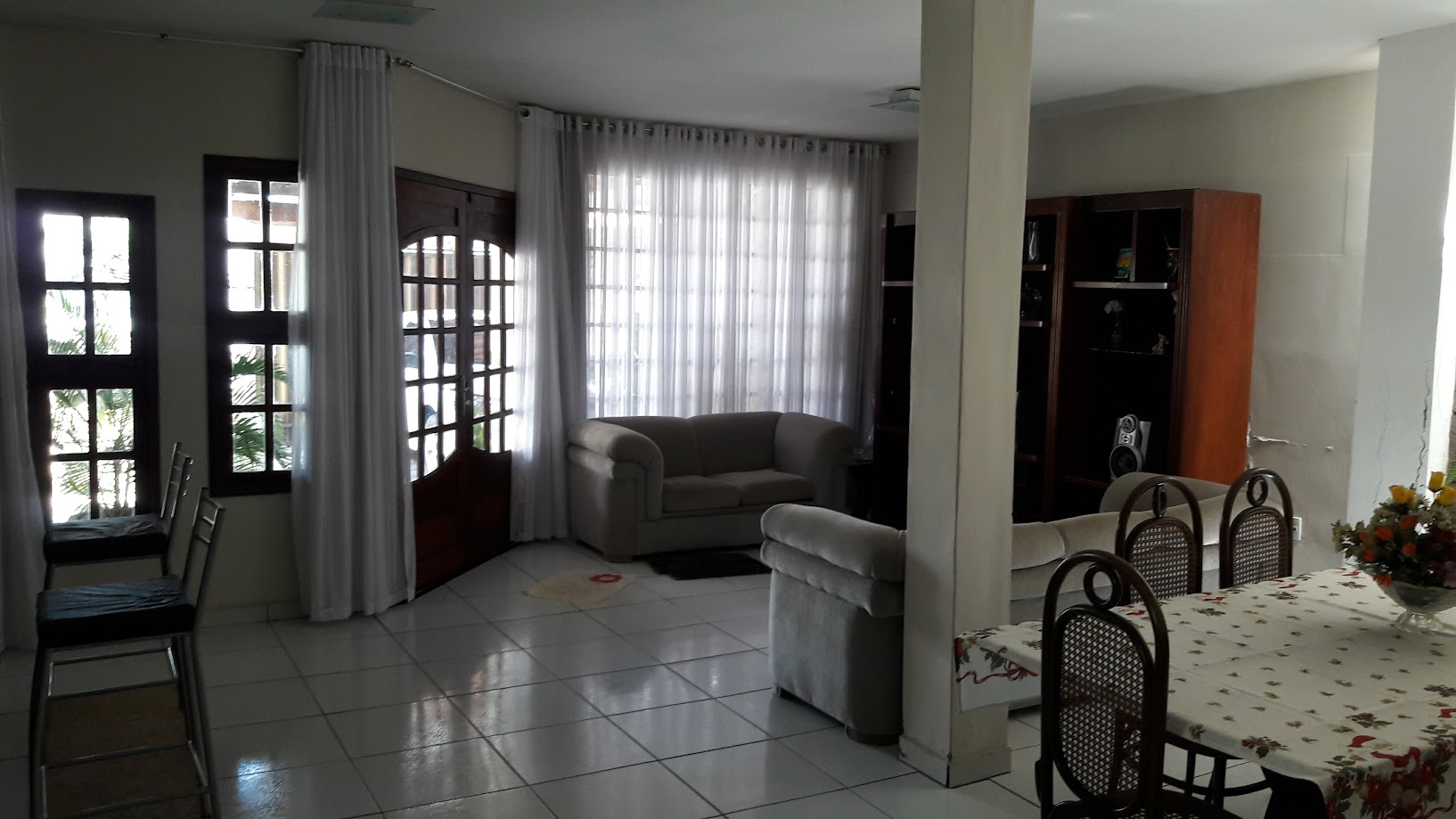 Imagem Casa com 3 Quartos à Venda, 210 m²em Catolé - Campina Grande Imagem Casa com 3 Quartos à Venda, 210 m²em Catolé - Campina Grande