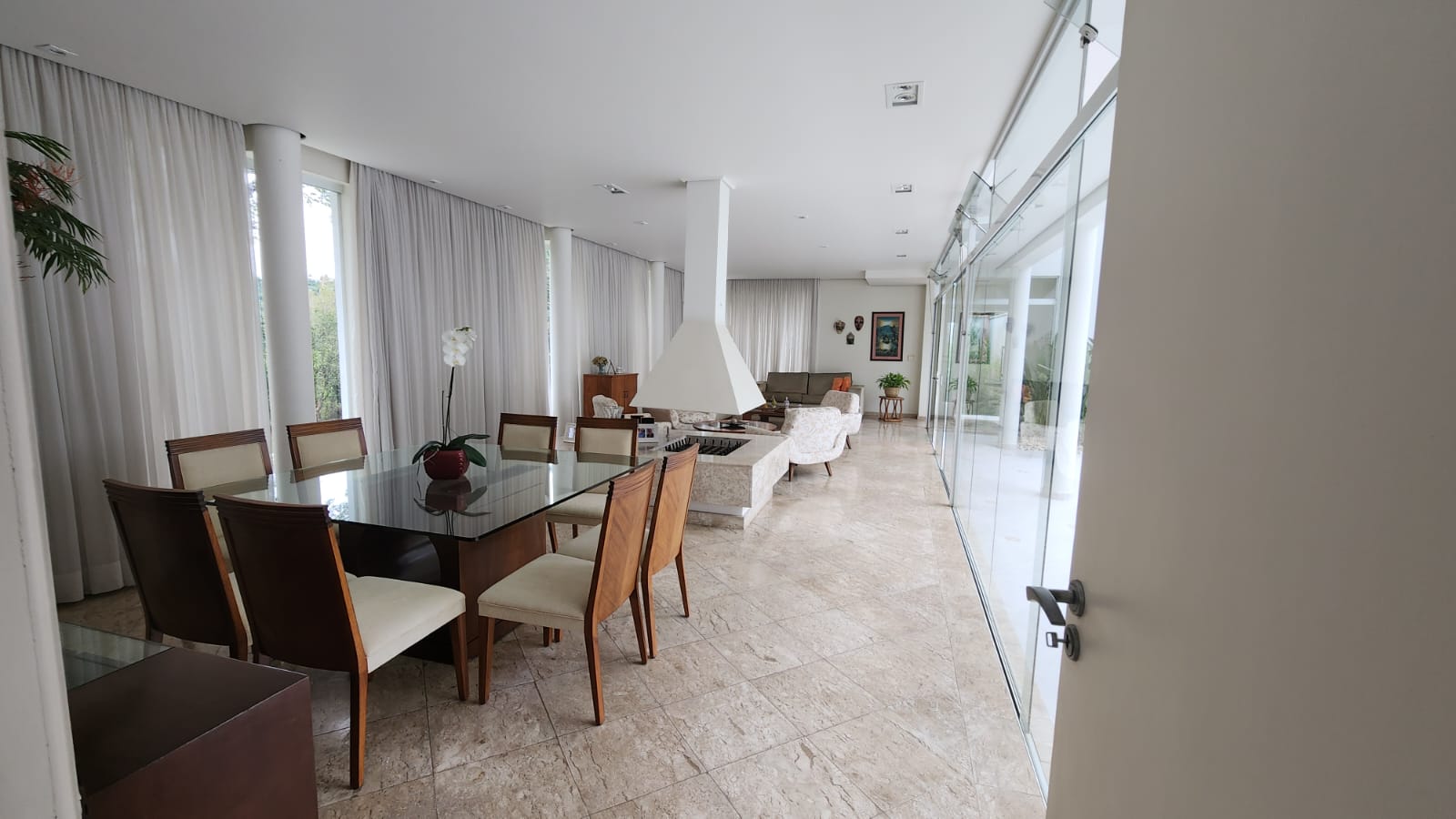 Imagem Casa com 4 Quartos à Venda, 683 m²em Alphaville - Santana de Parnaíba Imagem Casa com 4 Quartos à Venda, 683 m²em Alphaville - Santana de Parnaíba